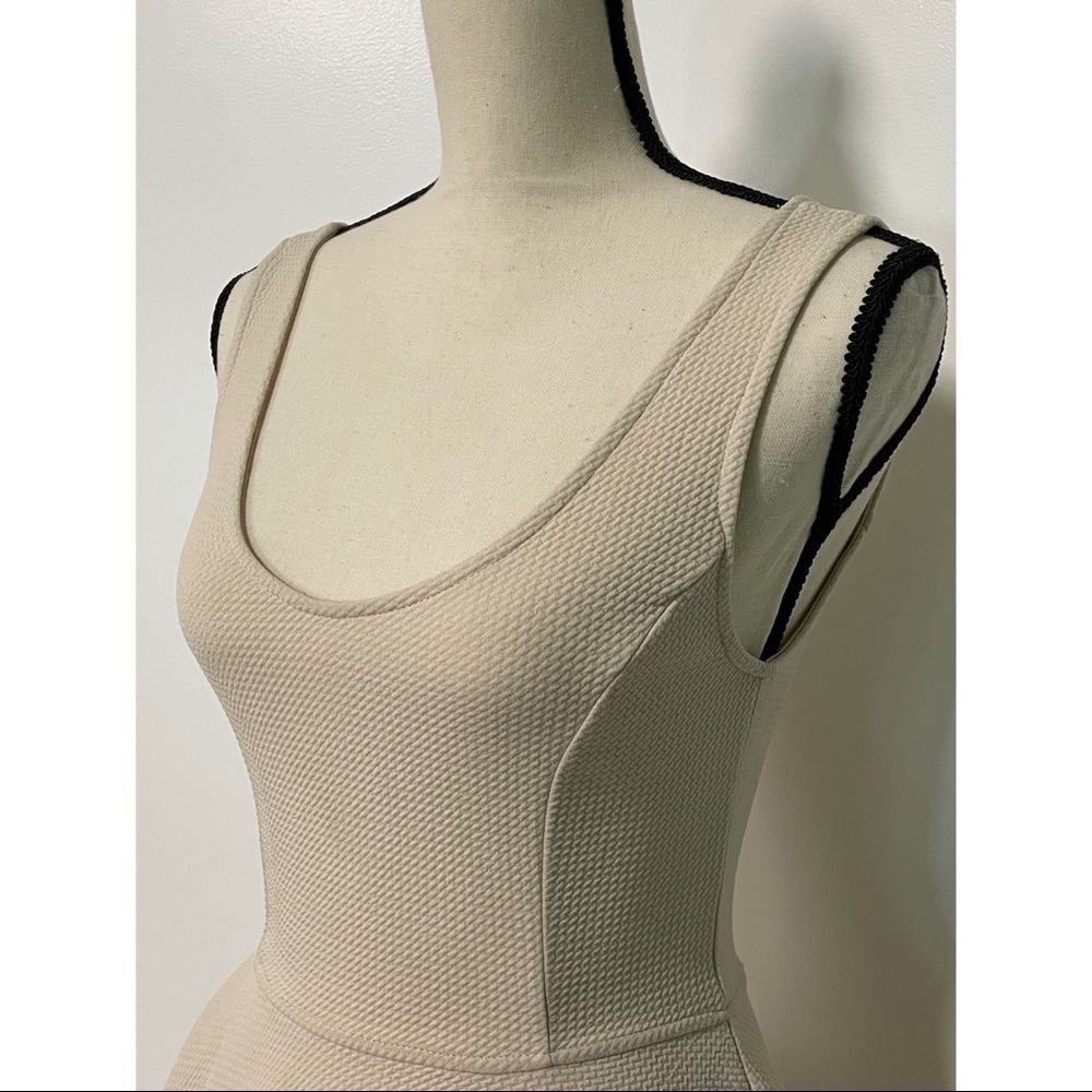*SOLD* Fio Fio Peplum Tank Top Blouse Cream Size S - Picture 3 of 5